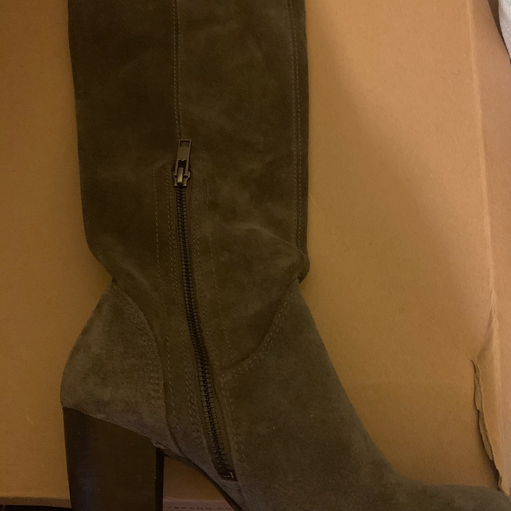 Ugg heels Gray Suede Boots - Picture 3 of 5